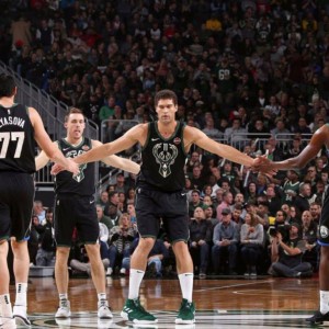  字母哥狂砍四十五分雄鹿轻取公牛巩固东部第二