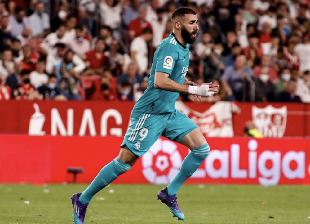  拜仁慕尼黑客场完胜比勒菲尔德提前锁定联赛冠军